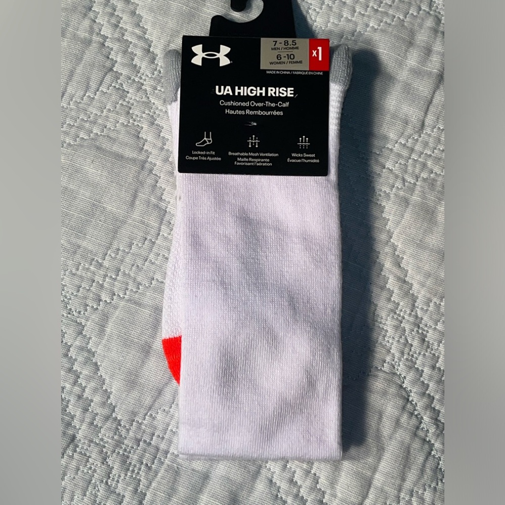 $20 NWT Under Armour Unisex UA High Rise OTC Socks Men’s 7-8.5 Women’s 6-10
